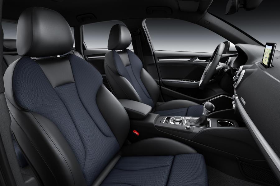 Интерьер Audi A3 Sportback g-tron (8V) 2016 года  (WW) (фото 5 из 20)